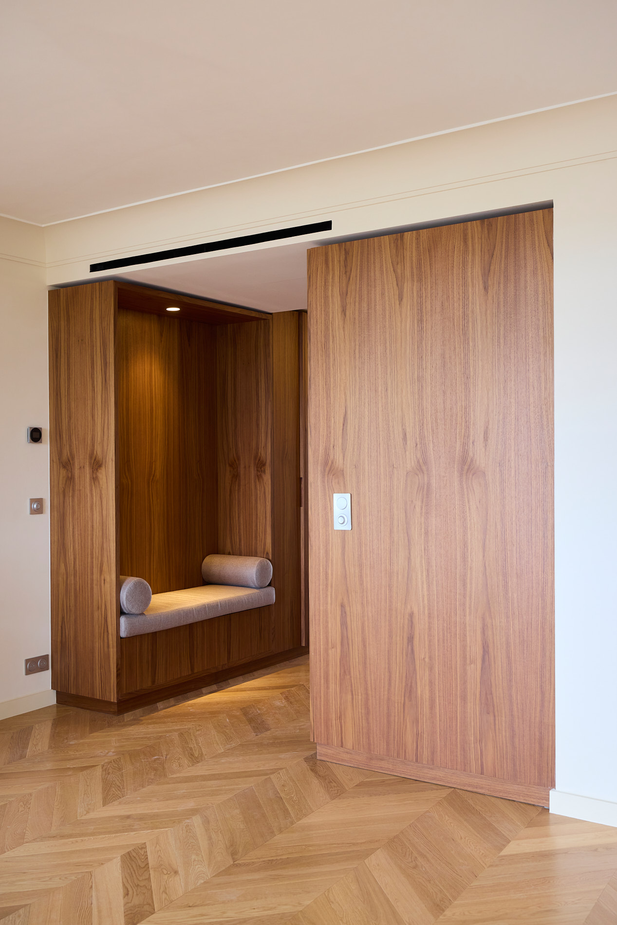 découvrez le coût moyen pour la rénovation d'un appartement haussmannien, incluant les travaux essentiels et conseils pour un budget maîtrisé.