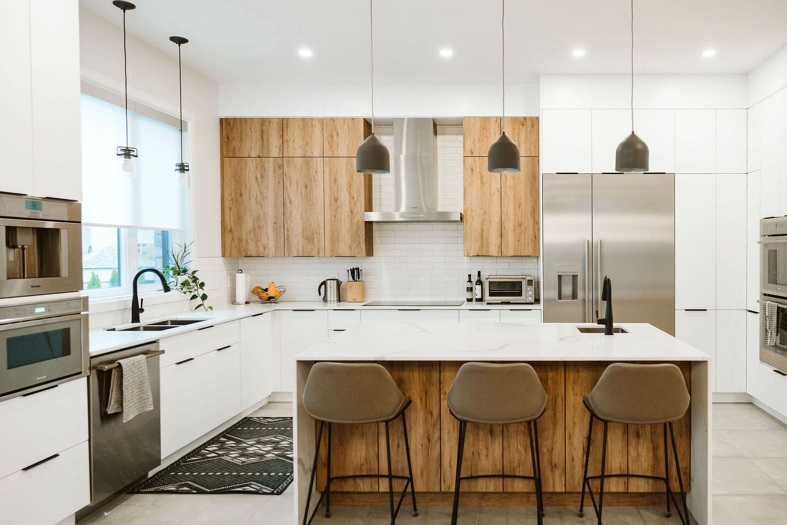 découvrez les coûts moyens pour la rénovation de votre cuisine et obtenez des conseils pour optimiser votre budget tout en modernisant cet espace essentiel de votre maison.