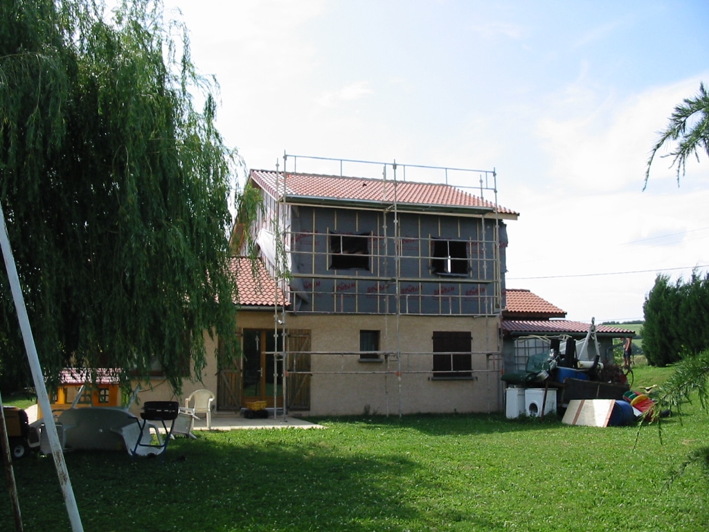 cout surelevation 40m2 1 découvrez le coût estimatif pour une surélévation de votre maison de 40m2, incluant les matériaux, la main-d'œuvre et les démarches administratives.