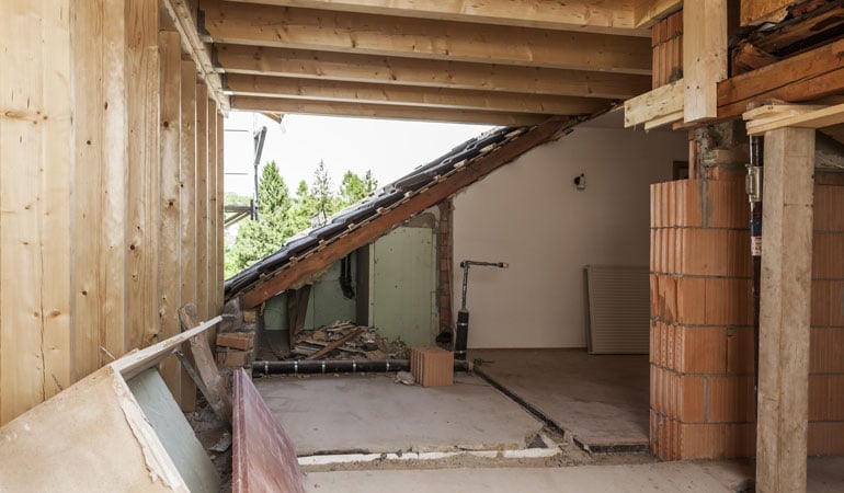 découvrez le coût de la surélévation pour votre projet immobilier : estimation des prix, facteurs influençant le budget, et conseils pour optimiser vos dépenses.