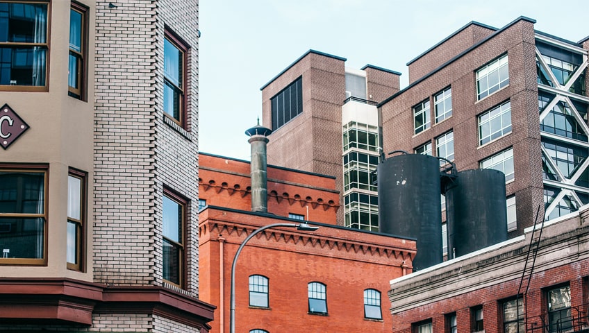 découvrez le coût d'un toit plat, facteurs influençant le prix, matériaux utilisés et conseils pour estimer votre budget de rénovation ou construction.