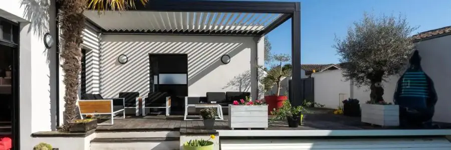 découvrez le coût d'un toit-terrasse : estimation des prix, matériaux, main-d'œuvre et conseils pour optimiser votre budget.