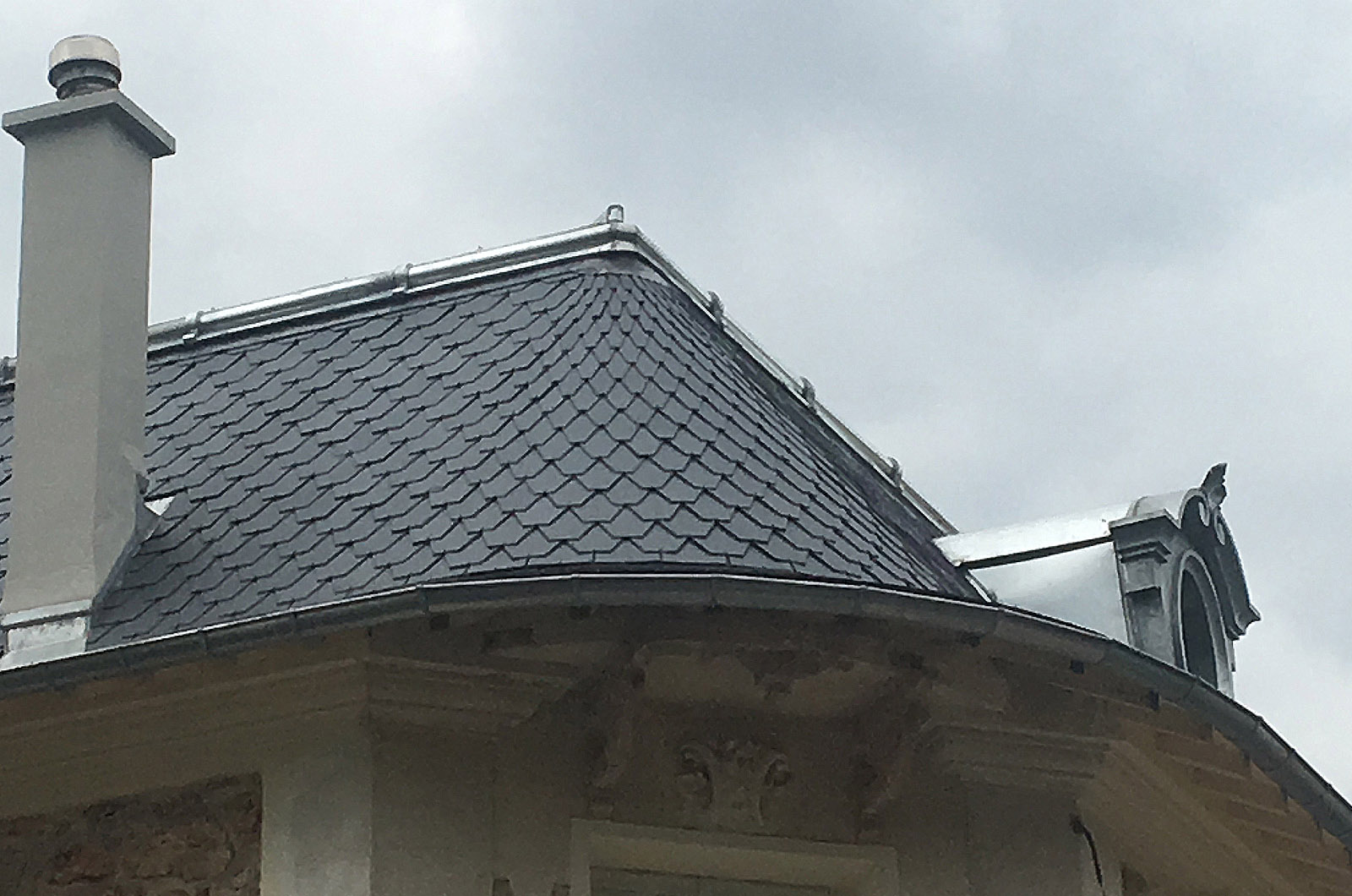 découvrez notre couverture ardoise élégante et durable, idéale pour protéger votre maison avec style tout en assurant une longue résistance aux intempéries.