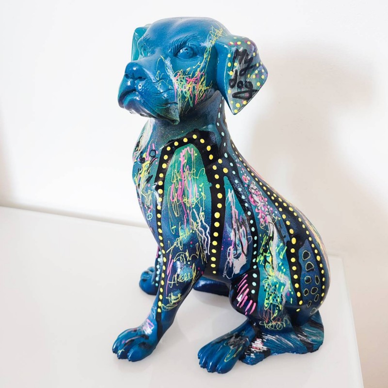 apprenez à créer une magnifique sculpture de chien assis grâce à notre guide étape par étape, idéal pour débutants et passionnés d'art.