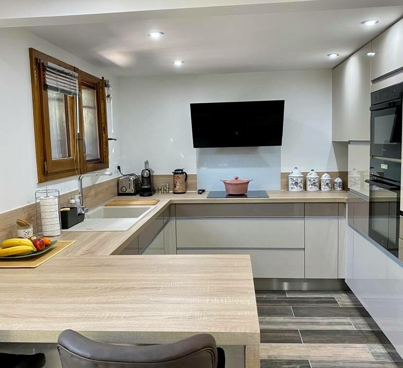 découvrez des idées pratiques et élégantes pour aménager une cuisine de 10m2, optimisant chaque centimètre pour allier fonctionnalité et style.