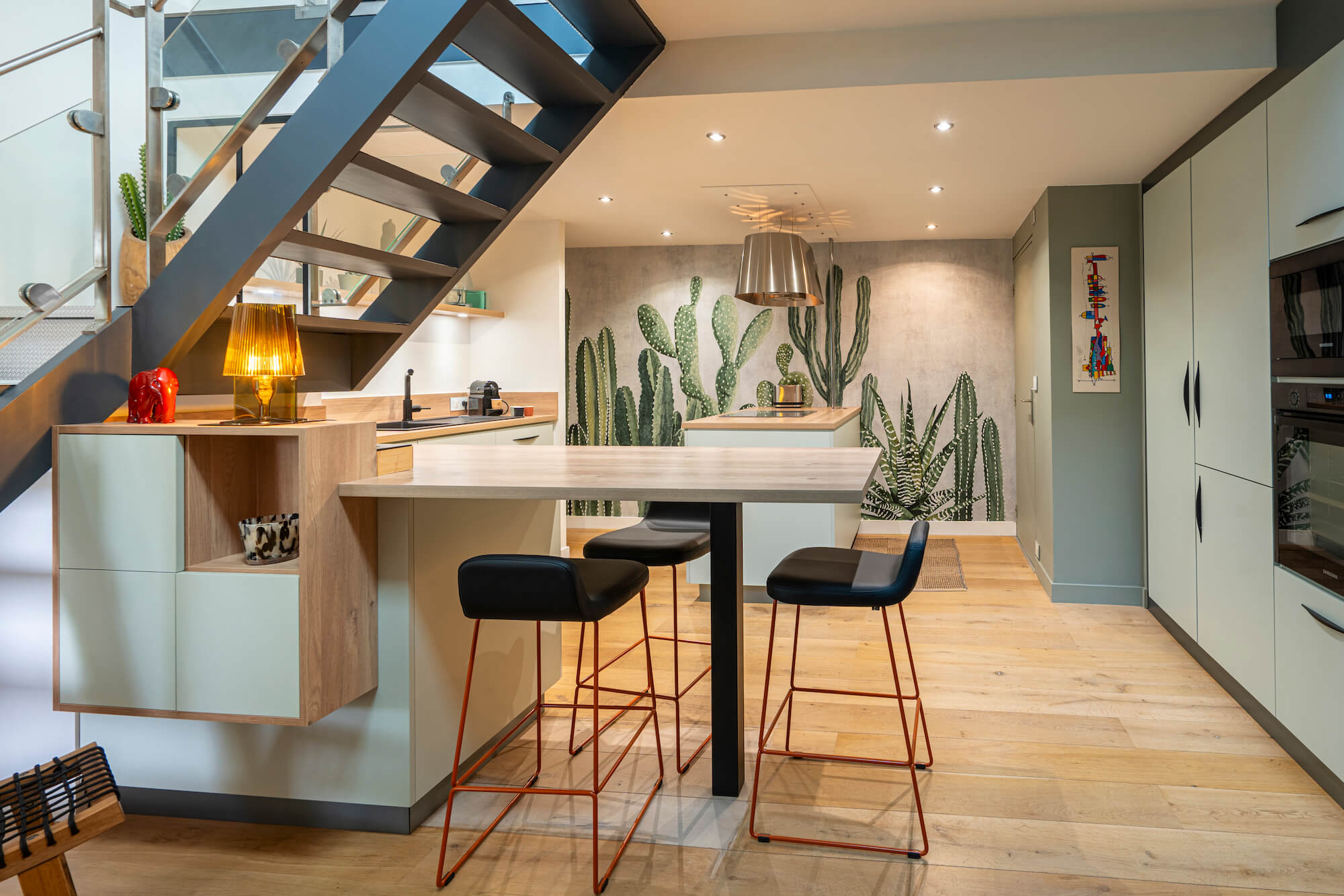 découvrez nos cuisines sur mesure à celle-saint-cloud : conception personnalisée, matériaux de qualité et accompagnement de a à z pour un espace unique qui répond à toutes vos envies.