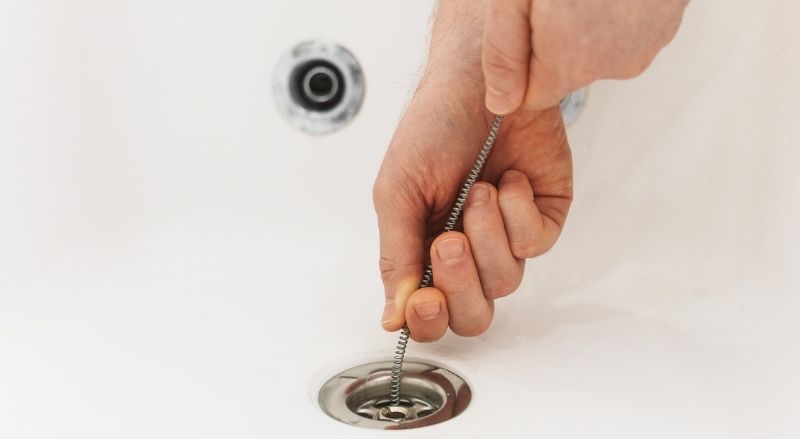 découvrez des astuces rapides et efficaces pour déboucher votre douche facilement et retrouver un écoulement optimal sans produits chimiques agressifs.