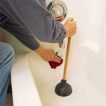 découvrez des astuces simples et efficaces pour déboucher votre douche facilement et rapidement, sans produits chimiques agressifs.