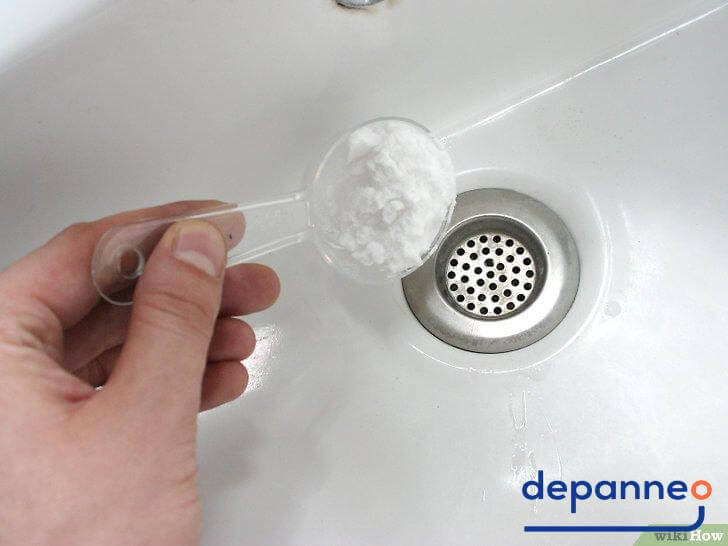 découvrez nos méthodes efficaces pour déboucher rapidement votre évier et éviter les bouchons récurrents. astuces simples et solutions durables à portée de main.