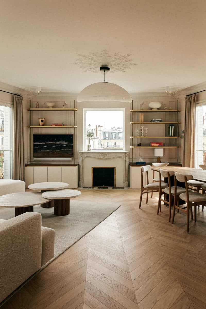 découvrez comment allier élégance classique et touches contemporaines avec une déco haussmannienne moderne, pour un intérieur chic et lumineux.