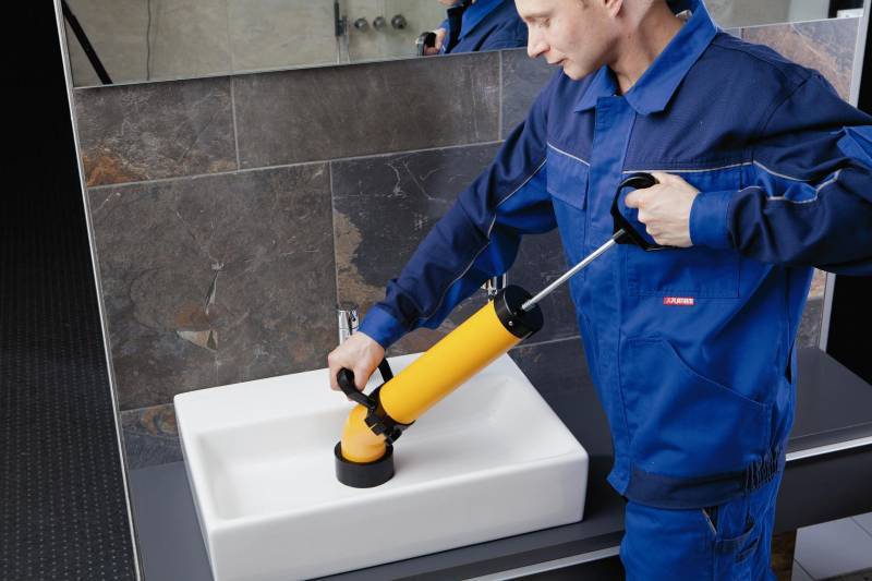 service de dégorgement rapide des canalisations pour éliminer efficacement les obstructions et restaurer le bon écoulement de vos eaux usées.