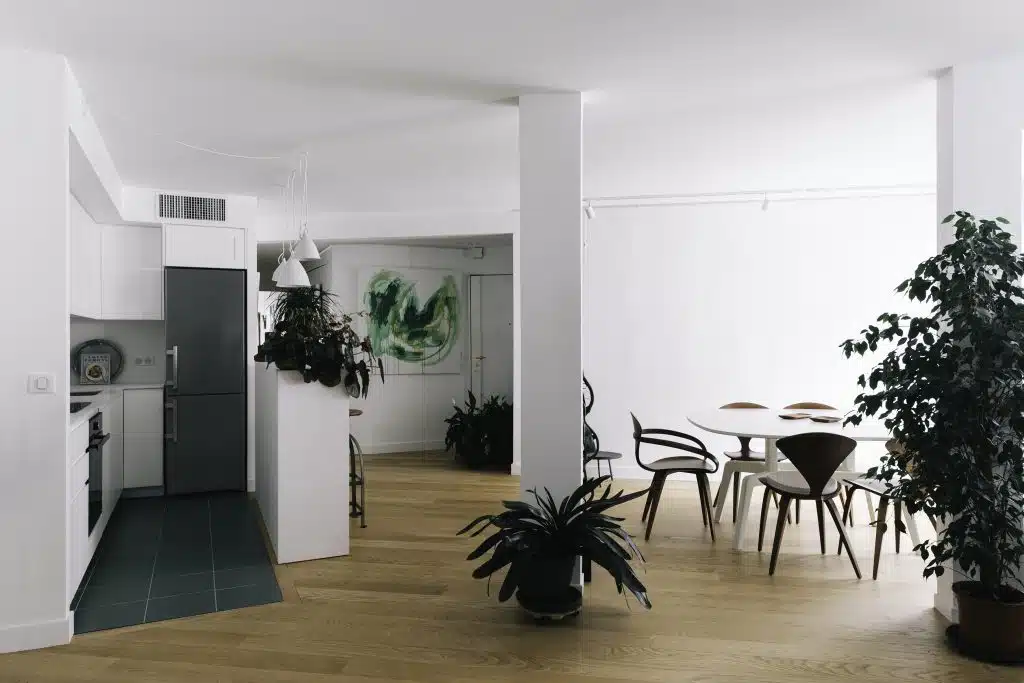 découvrez les délais typiques pour la rénovation d'un appartement à paris, conseils pour optimiser votre planning et réussir vos travaux rapidement.