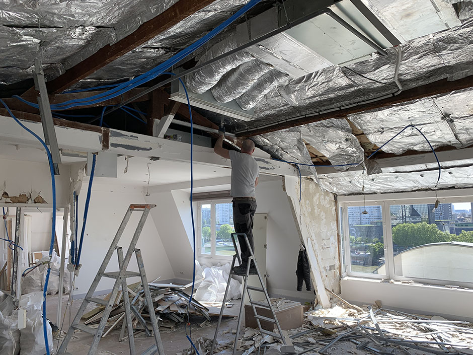 services professionnels de démolition d'appartements à paris : expertise, sécurité et respect des normes pour vos projets de renovation ou réaménagement.