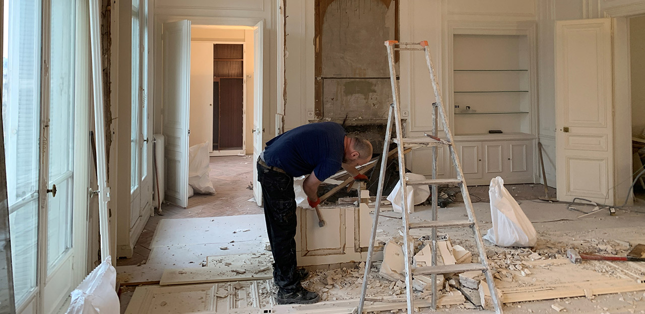 service professionnel de démolition d'appartements à paris, rapide et sécurisé. experts en destruction contrôlée pour tous types de rénovations.