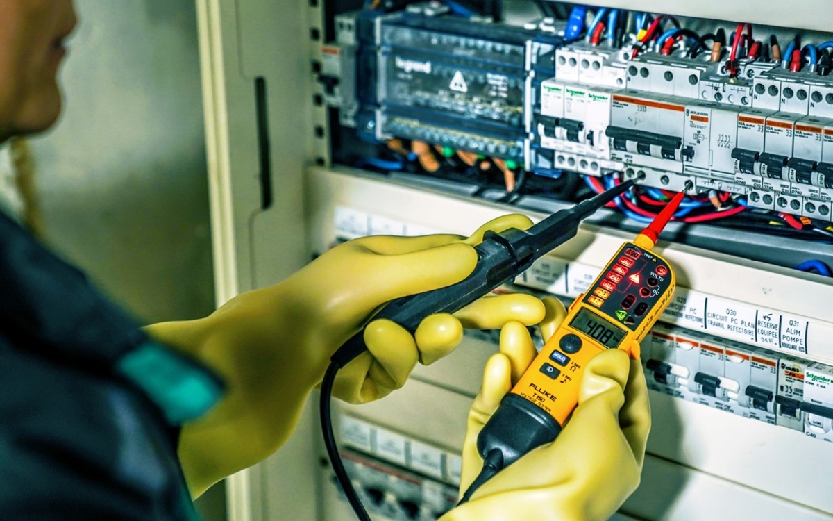 service rapide et professionnel de dépannage électrique à paris pour tous vos besoins en urgence et maintenance.