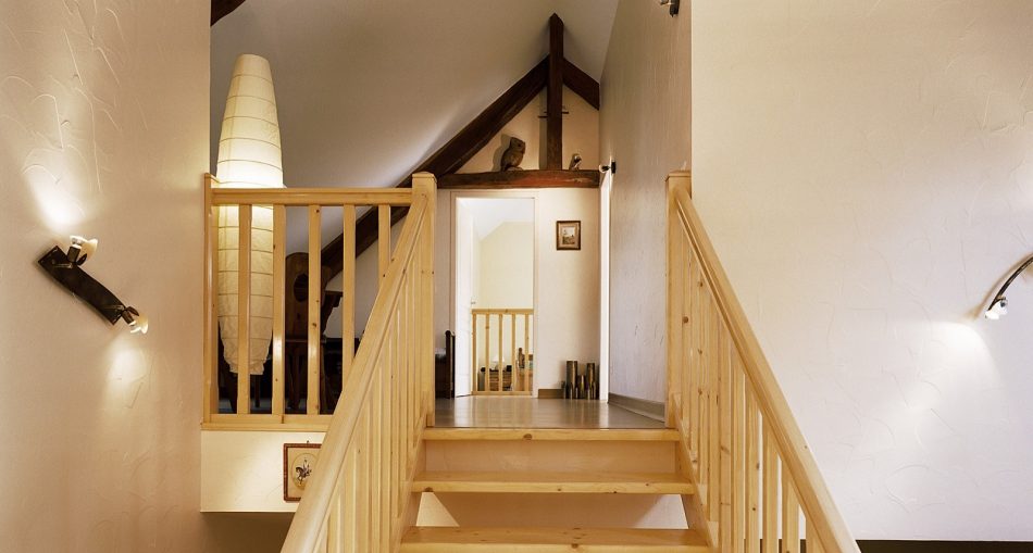 obtenez un devis personnalisé pour l'aménagement de vos combles. transformez cet espace inutilisé en une pièce fonctionnelle et confortable grâce à nos experts.