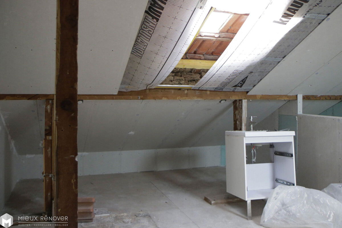 obtenez un devis gratuit pour l'isolation de vos combles et améliorez le confort de votre maison tout en réduisant vos factures d'énergie.