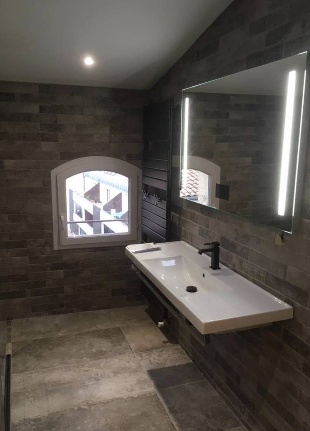 obtenez un devis rapide et gratuit pour vos travaux de plomberie dans la salle de bain. comparez les prix et choisissez un plombier qualifié près de chez vous.