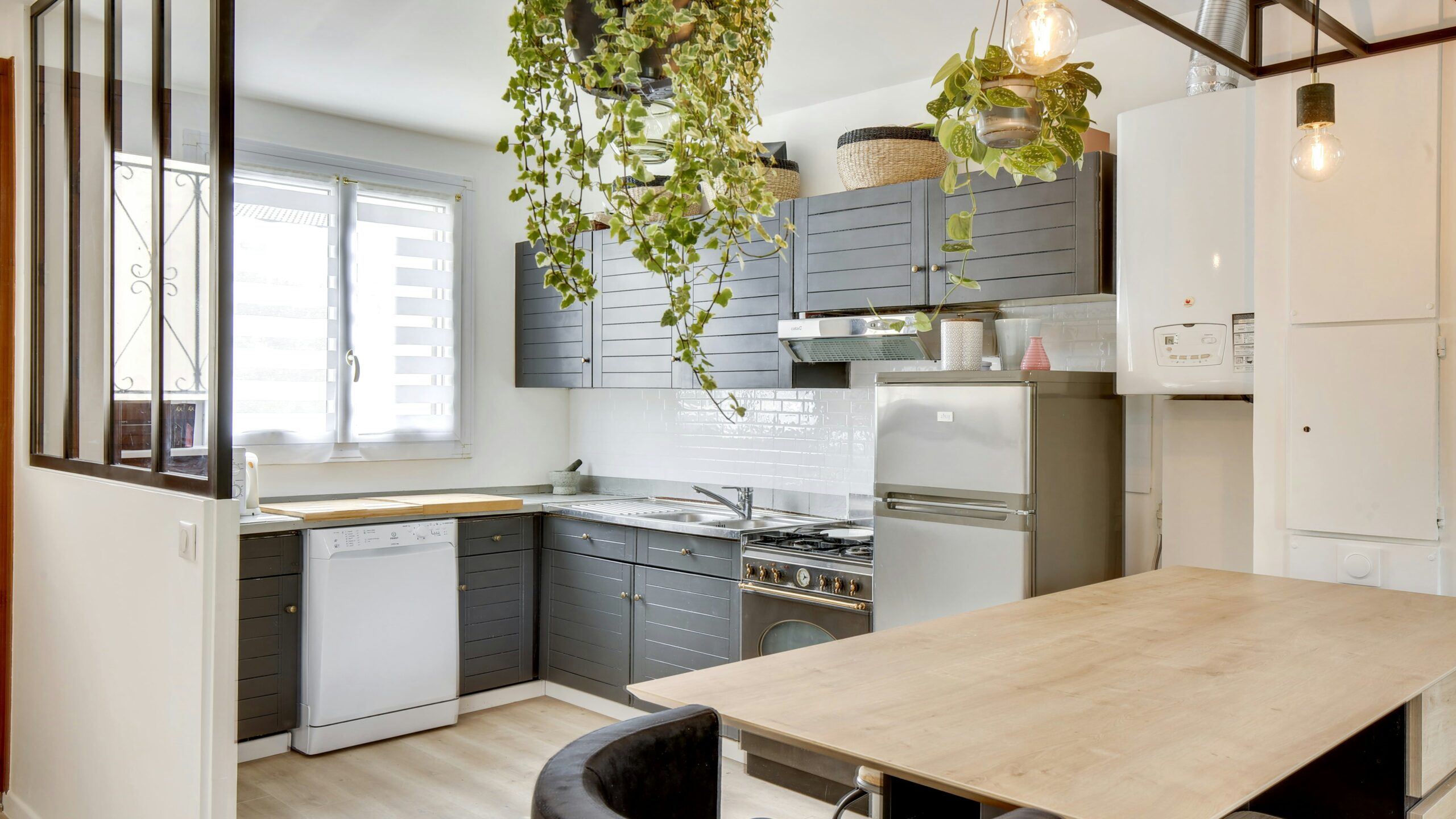 devis renovation cuisine prix 2 scaled obtenez un devis précis pour la rénovation de votre cuisine et découvrez les prix adaptés à votre budget. comparez les offres et planifiez vos travaux en toute sérénité.