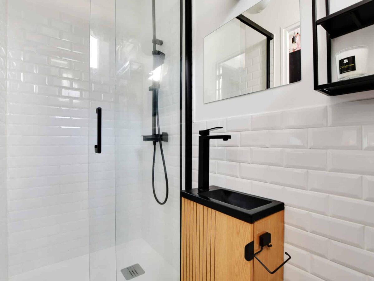 obtenez un devis rapide pour la rénovation de votre salle de bain à paris 11. services professionnels et personnalisés pour transformer votre espace avec qualité.