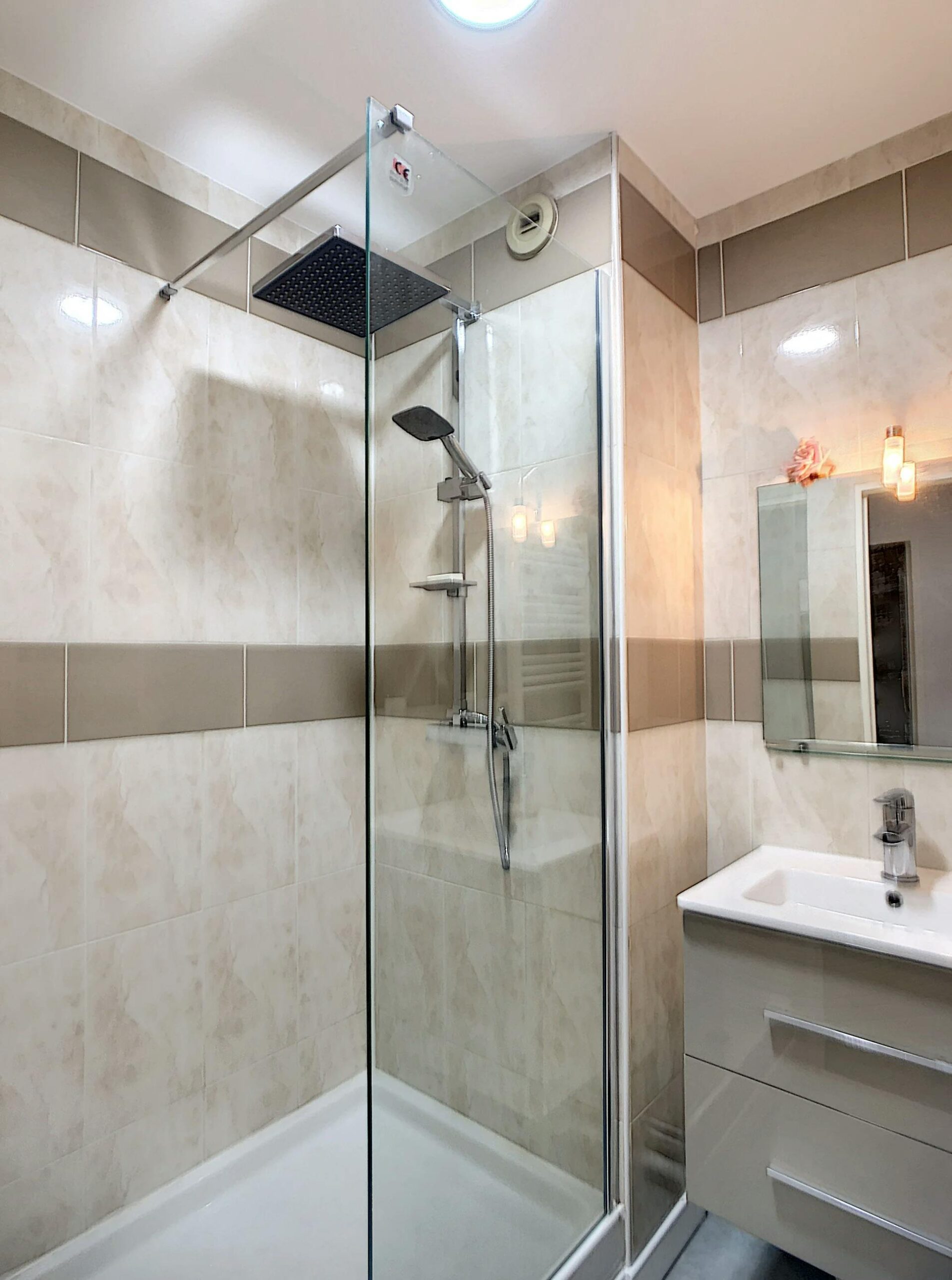 obtenez un devis rapide et transparent pour la rénovation de votre salle de bain à paris 5. service fiable et personnalisé pour tous vos projets.