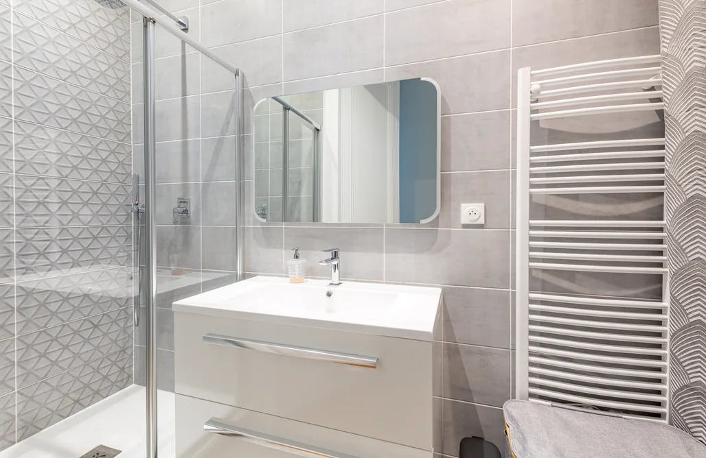 obtenez un devis personnalisé pour la rénovation ou la création de votre salle de bain. comparez les prix et trouvez les meilleurs professionnels près de chez vous.