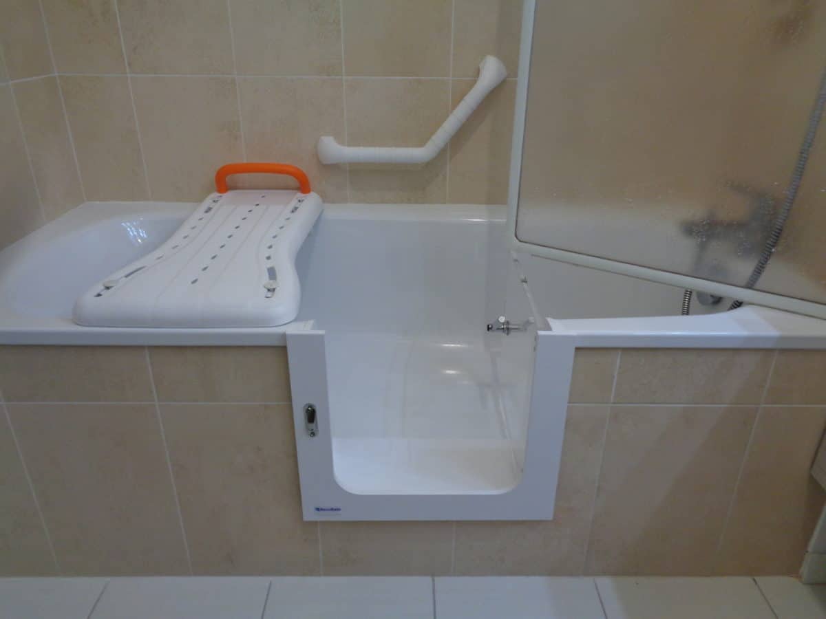 découvrez combien de temps prend le changement de baignoire et les étapes clés pour réussir vos travaux de rénovation de salle de bain efficacement.