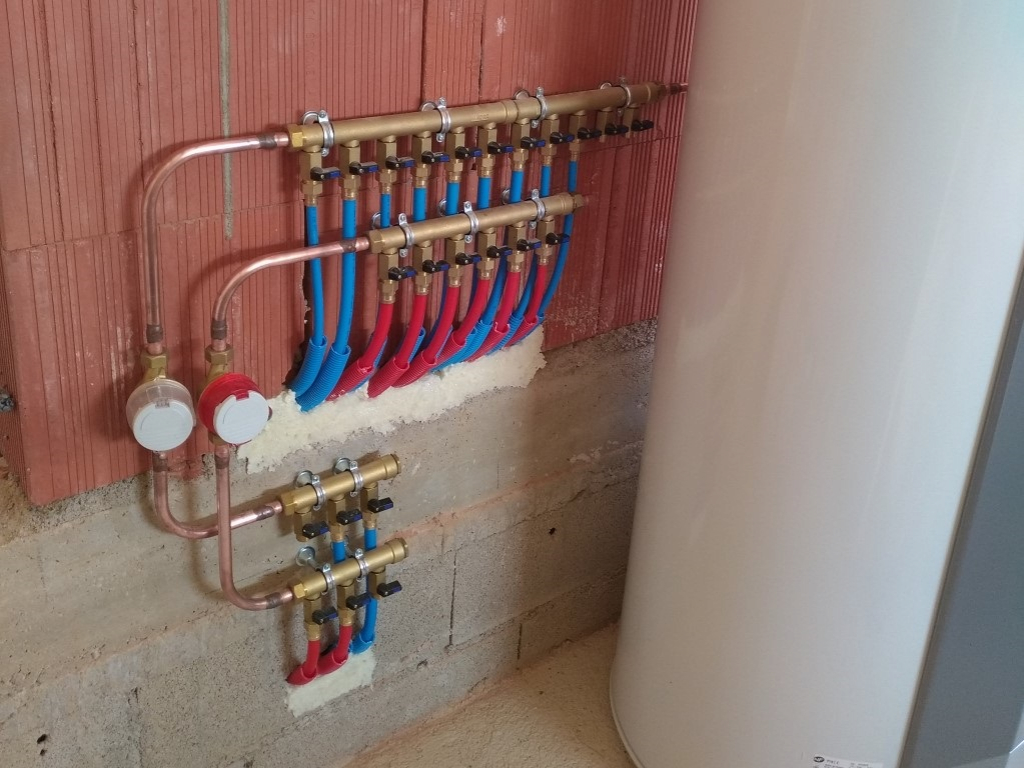 découvrez la durée moyenne des travaux de plomberie pour votre maison et planifiez efficacement vos projets de rénovation ou d'installation.