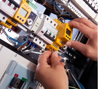 électricien fiable à paris 15, spécialiste en interventions rapides et sécurisées pour tous vos travaux électriques résidentiels et commerciaux.