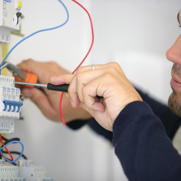 électricien paris 19 : expert local fiable pour tous vos travaux d'électricité. intervention rapide, devis gratuit et service de qualité dans le 19e arrondissement.