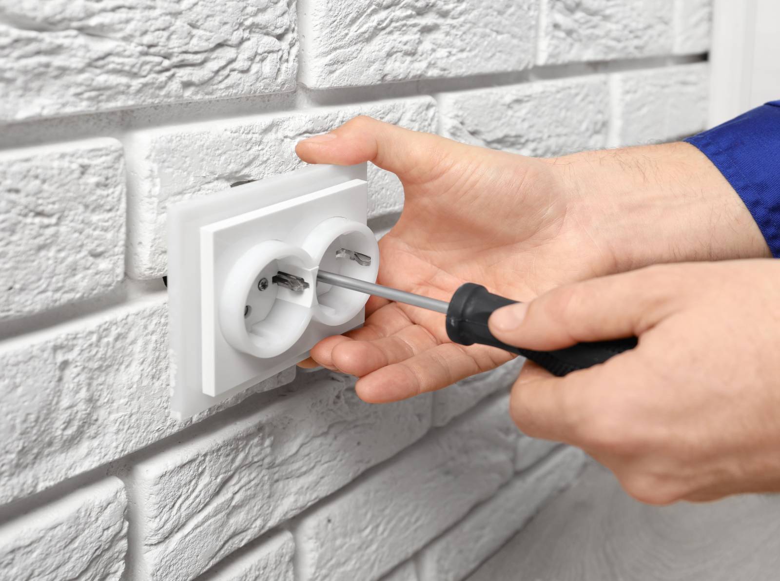 électricien paris 3 rapide et fiable pour tous vos travaux électriques. intervention rapide, service de qualité et dépannage d'urgence disponible 7j/7.