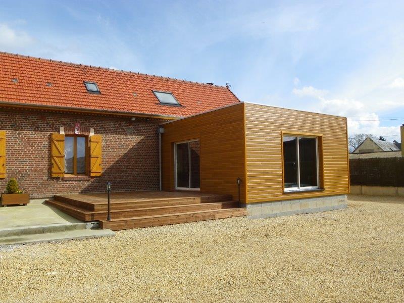 découvrez nos solutions d'extension maison en bois, alliant esthétique naturelle, durabilité et isolation performante pour agrandir votre espace de vie.