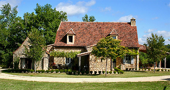 découvrez la fermette toit, un havre de charme et d'authenticité où tradition et confort s'harmonisent pour créer un lieu de vie unique et chaleureux.