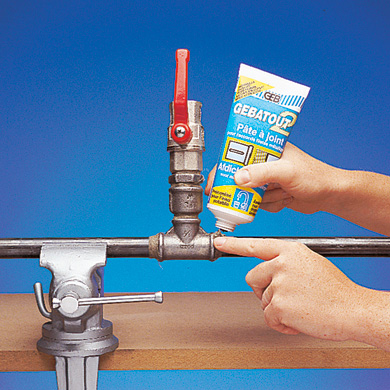 détection et réparation rapide des fuites d'eau dans votre salle de bain pour éviter les dégâts et assurer votre confort. services professionnels et efficaces.