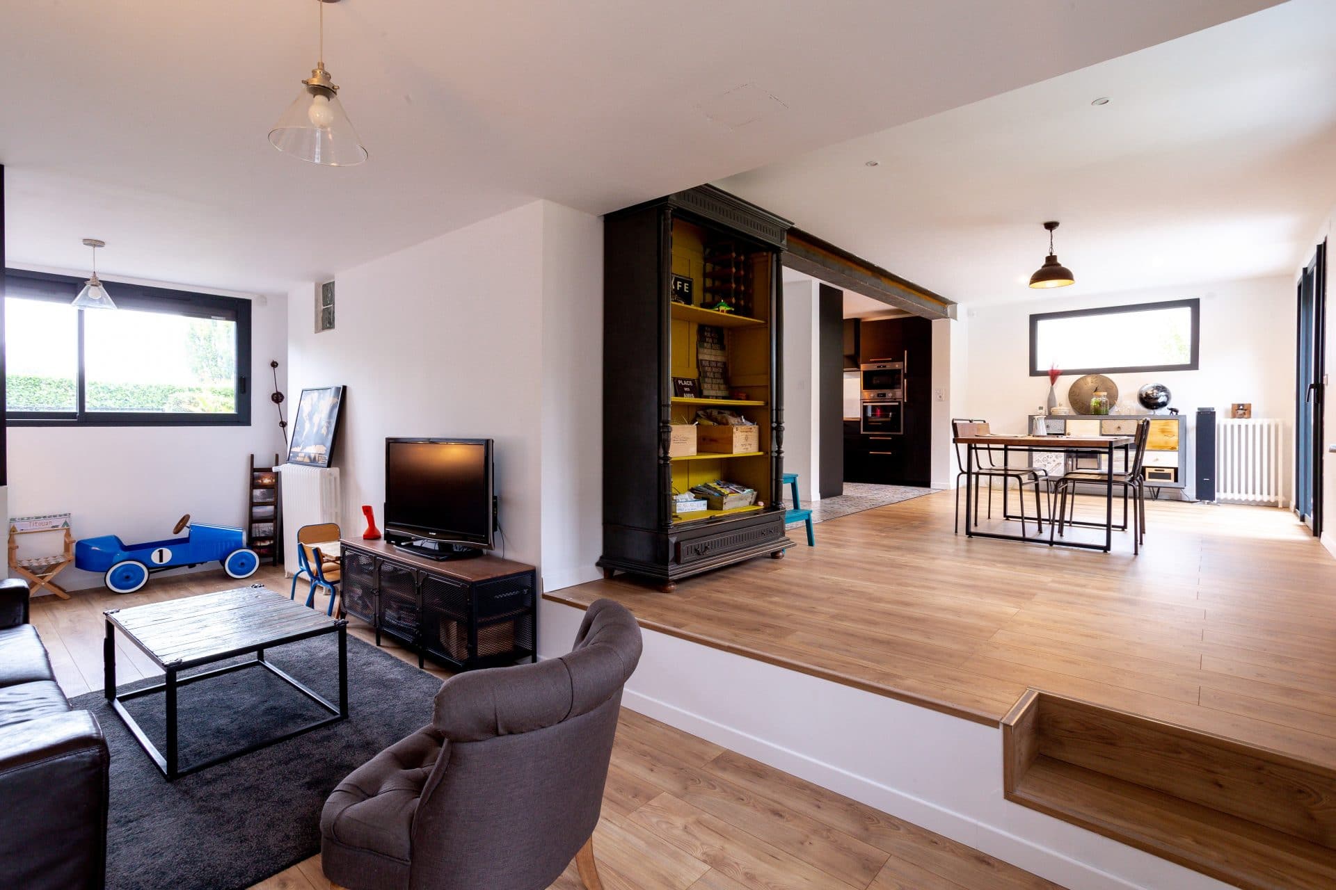 découvrez notre guide complet pour réussir la rénovation de votre maison : conseils pratiques, étapes clés et astuces pour transformer votre habitat efficacement.