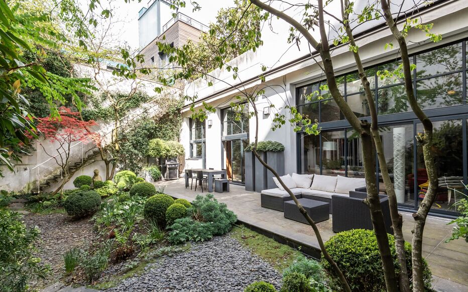 découvrez nos biens d'immobilier de luxe alliant élégance, confort et emplacement privilégié pour un style de vie d'exception.