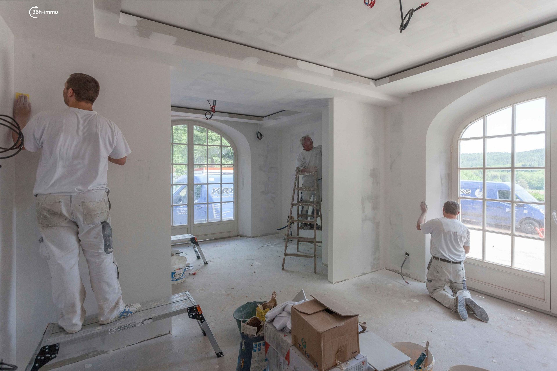 découvrez nos services experts en immobilier et rénovations pour valoriser votre bien et créer un espace de vie moderne et confortable.