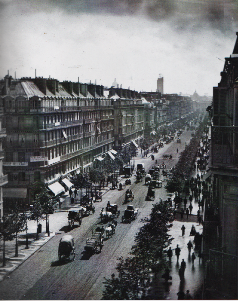 découvrez l'impact des travaux d'haussmann à paris, une transformation urbaine majeure qui a façonné la capitale française au 19ème siècle, modernisant ses rues et améliorant la qualité de vie.