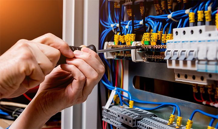 professionnels en installation électrique pour maison : sécurité, qualité et conformité aux normes. faites confiance à notre expertise pour votre projet électrique résidentiel.