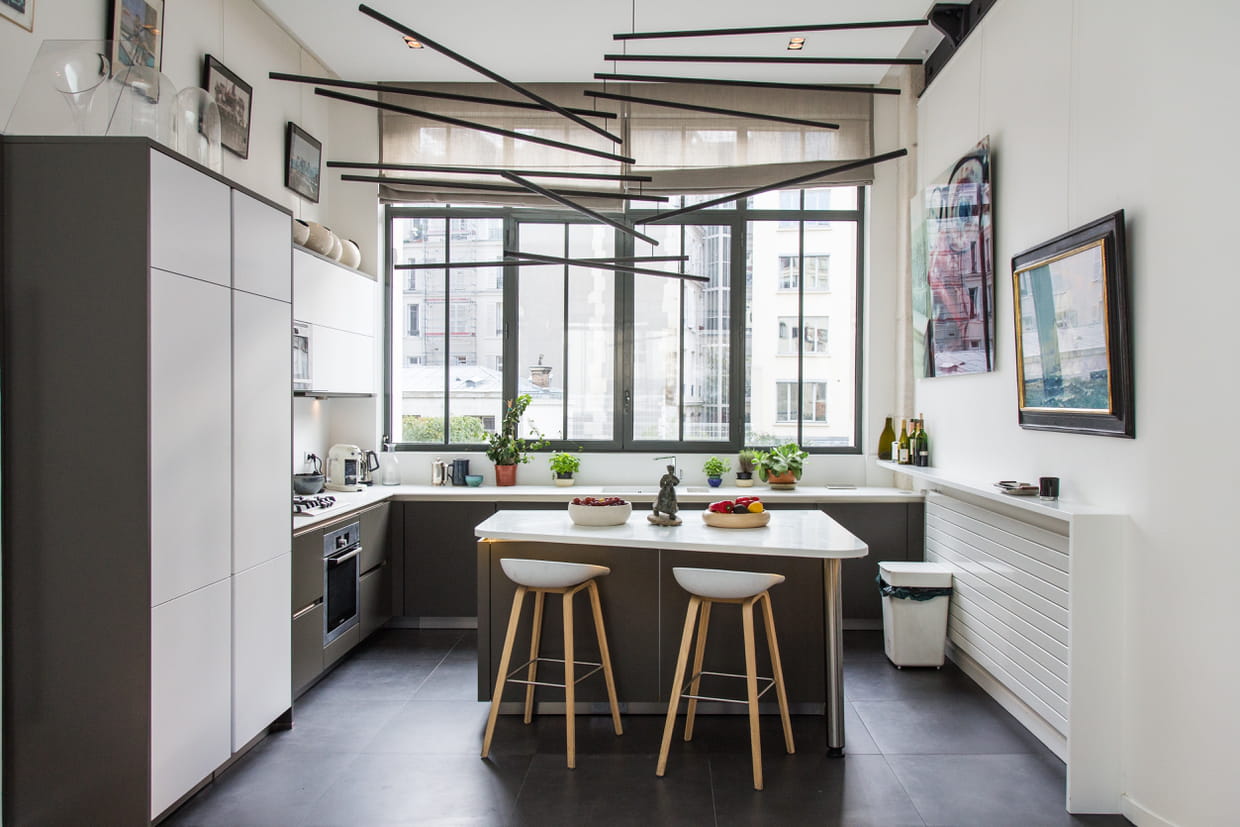 découvrez comment intégrer un îlot central dans une cuisine moderne pour optimiser l'espace, allier fonctionnalité et design, et créer un lieu convivial et pratique.