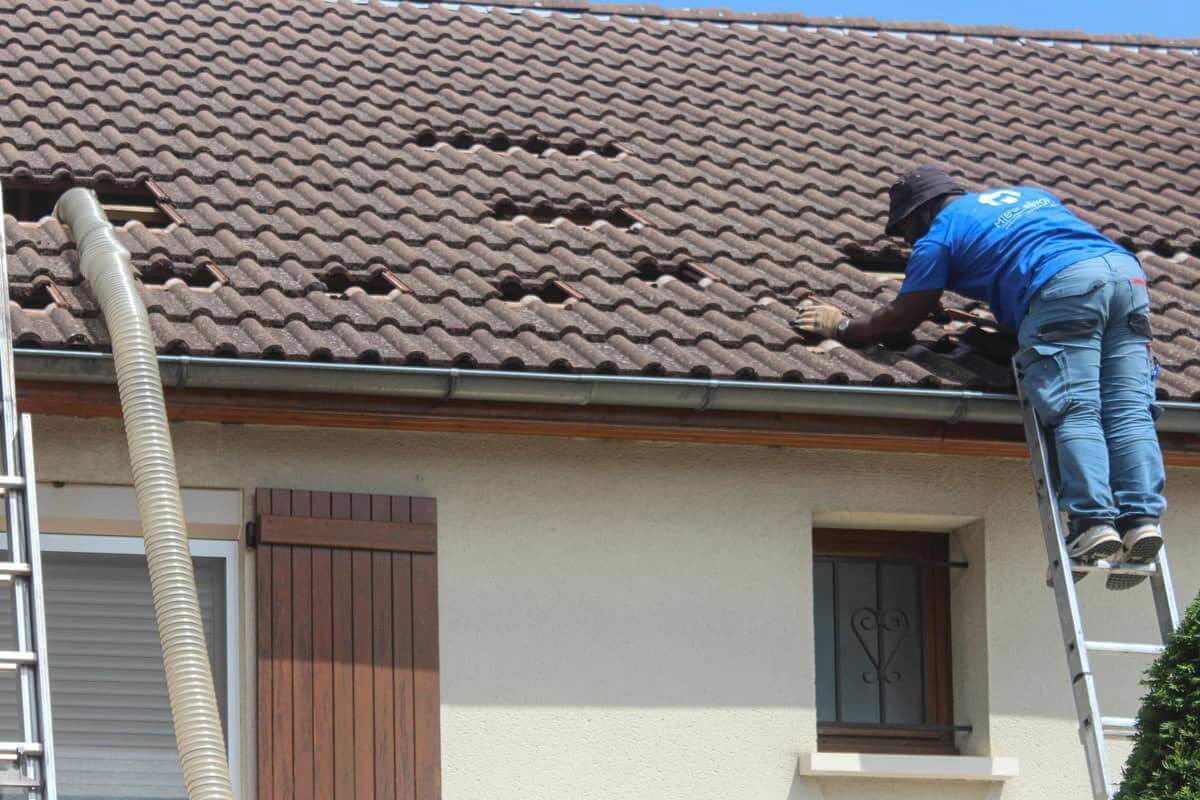 découvrez le prix au m² de l'isolation des combles et comment réaliser des économies d'énergie efficaces pour réduire vos factures.