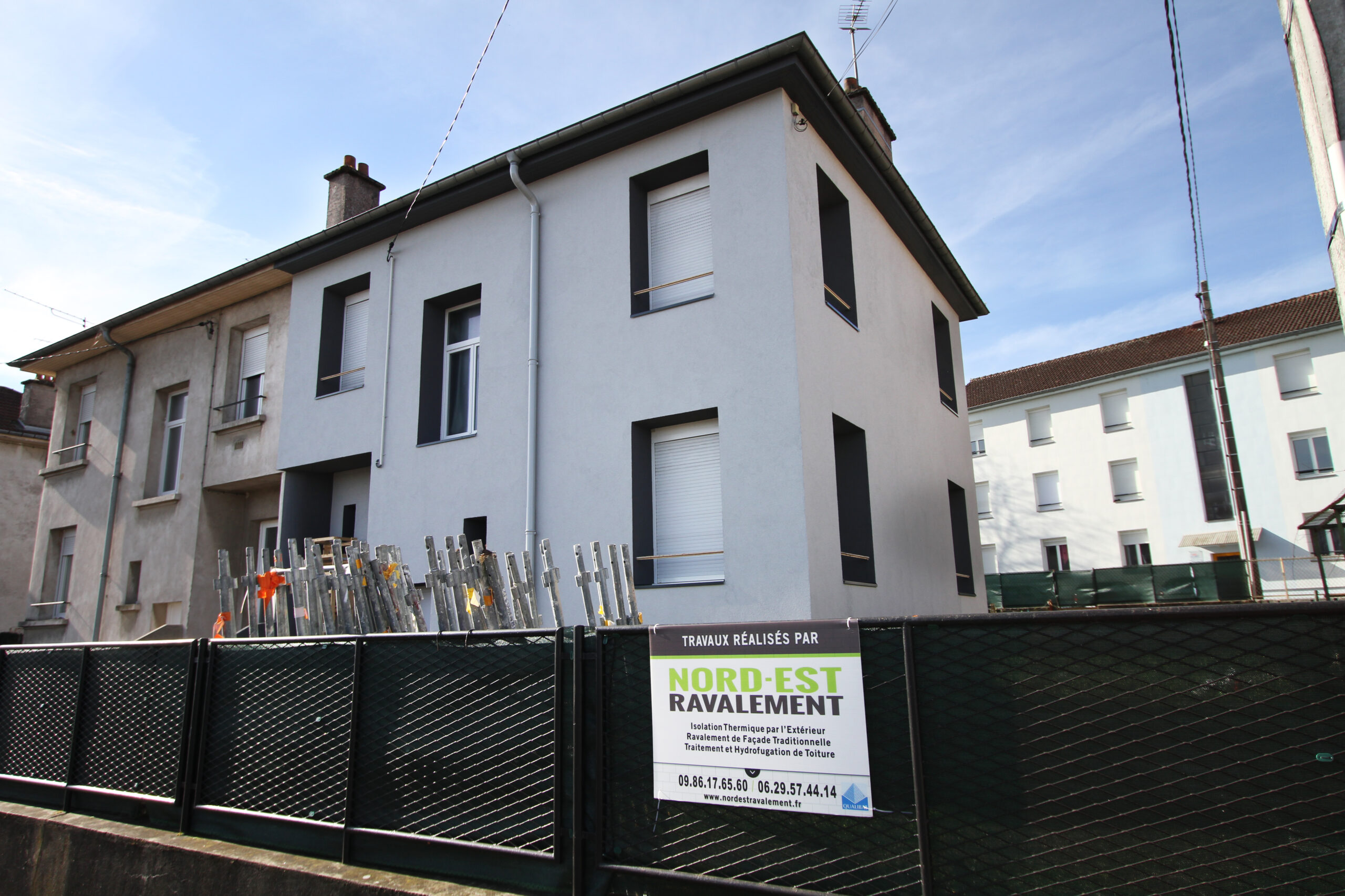 découvrez comment l'isolation extérieure peut vous aider à réaliser des économies sur vos travaux tout en améliorant le confort de votre habitation.