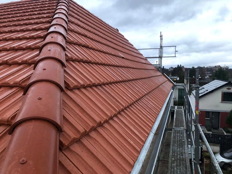 découvrez nos solutions d'isolation toiture extérieure à prix compétitifs pour améliorer le confort thermique de votre maison tout en réduisant vos dépenses énergétiques.