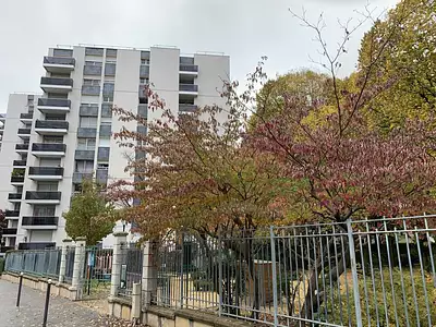 découvrez cette maison à rénover située dans le 15e arrondissement de paris, une opportunité unique pour créer votre espace de vie sur mesure au cœur de la capitale.
