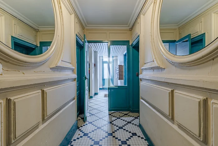 maison à rénover à vendre près du 15e arrondissement de paris. opportunité idéale pour un projet immobilier personnalisé dans un quartier prisé. à découvrir rapidement !