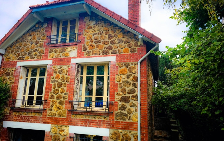 découvrez cette maison à rénover à paris, offrant un fort potentiel pour créer votre espace de vie idéal au cœur de la ville.