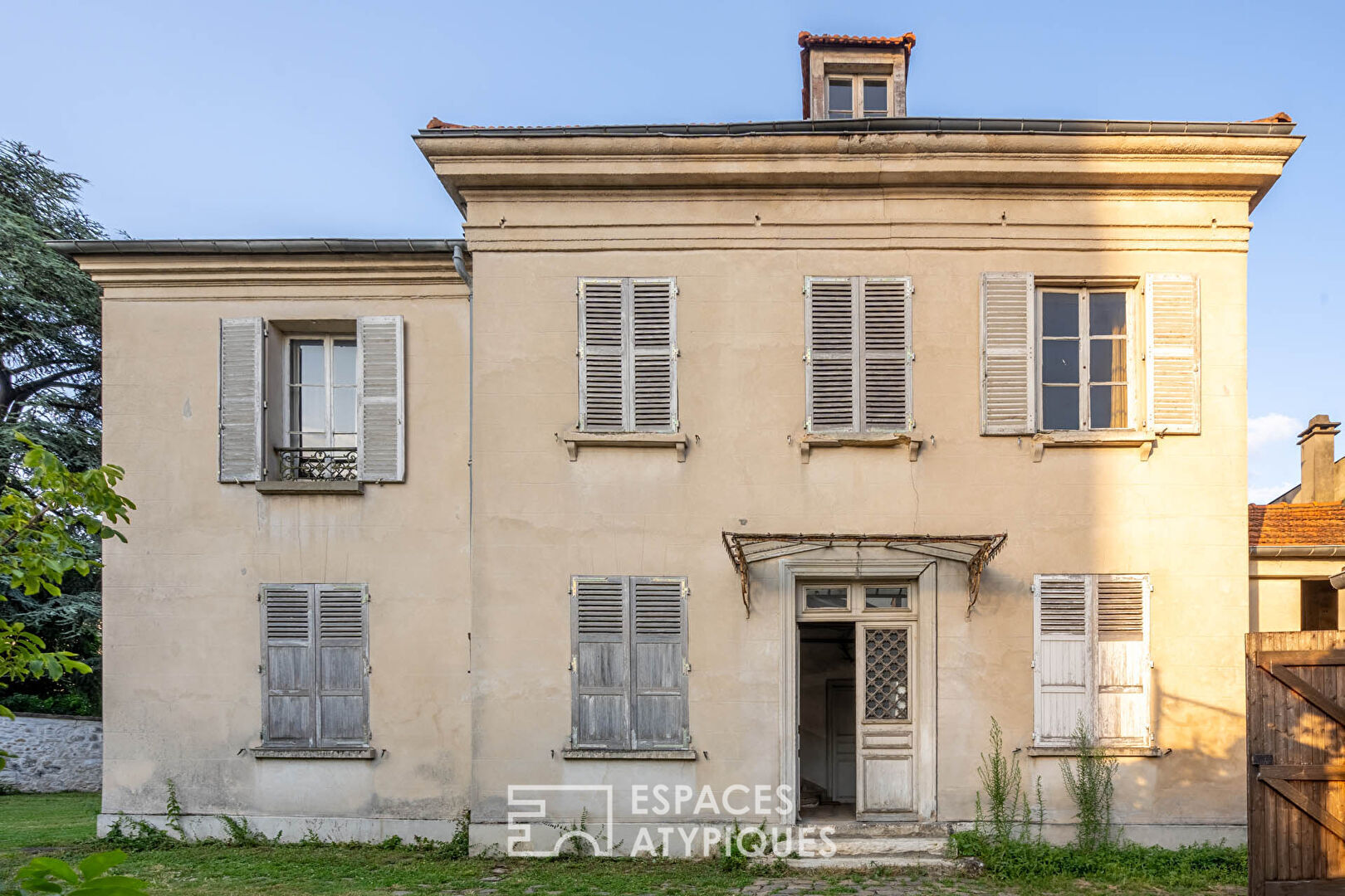 maison a renover paris nord 1 découvrez une maison à rénover située dans le nord de paris, offrant un fort potentiel pour créer votre espace de vie idéal au cœur de la capitale.