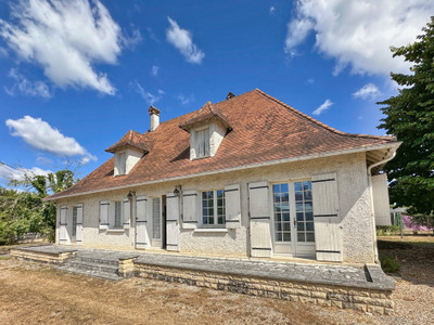 découvrez cette maison à rénover près de paris, offrant un fort potentiel pour créer votre résidence idéale à proximité de la capitale.