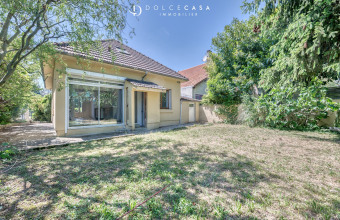 découvrez cette maison à rénover située à proximité de paris, idéale pour un projet de rénovation personnalisée alliant charme et potentiel.