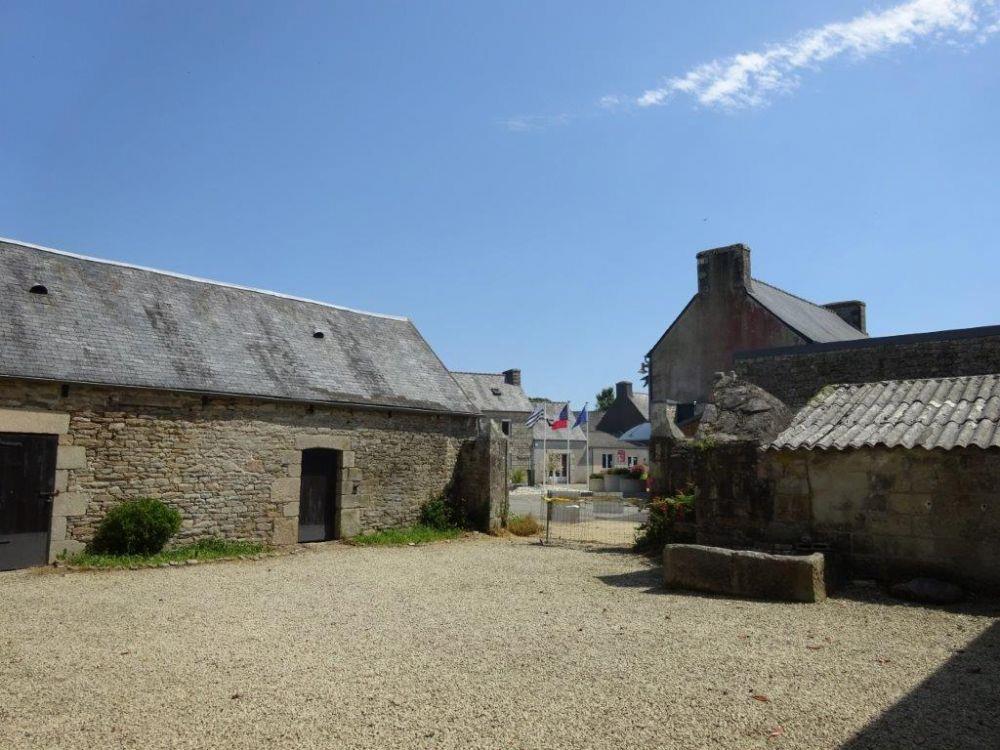 découvrez cette maison à rénover idéalement située près du 15e arrondissement, parfaite pour un projet immobilier personnalisé. opportunité à ne pas manquer !